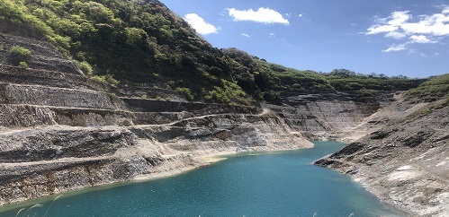 日立セメント唐津沢鉱床跡地